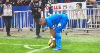 王燊超：后点射门进球是我的特点，队里每个人都是被需要的（王燊超：后点包抄破门是我的招牌，球队人人不可或缺）