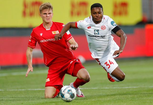 法尔克：格纳布里想留队，但拜仁不想再为他支付高薪（法尔克：格纳布里愿留队，拜仁无意继续为其支付高薪）