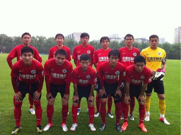 乌尔比希：能与诺伊尔、乌尔赖希一起训练很重要，他们很优秀（乌尔比希：与诺伊尔、乌尔赖希一同训练意义重大，他们都很出色）