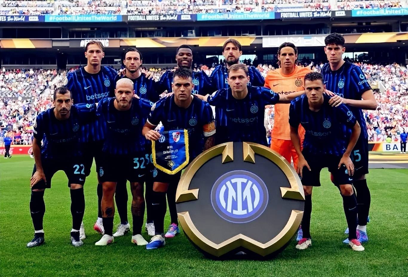 米亚托维奇：皇马应如待C罗般给姆巴佩喂球；我们当年不谈裁判（米亚托维奇：皇马应像当年对C罗那样为姆巴佩供球；我们那时不谈裁判）