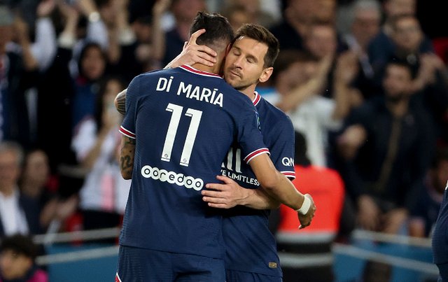 全明星投票榜首之争白热化（全明星票选榜首争夺战愈发激烈）