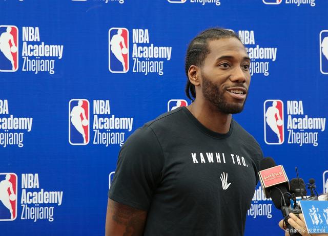 莱万：现在最好不要谈论亚马尔；合同的事我不着急（莱万：暂不谈亚马尔，合同问题我不急）