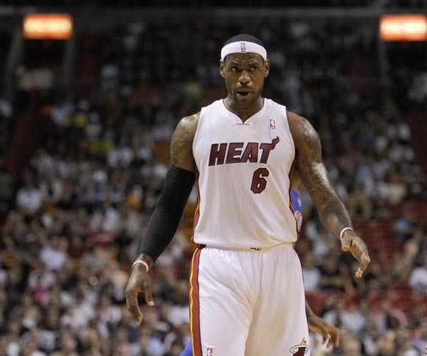 天空：纽卡对谢什科报价8000万欧+浮动，曼联不想卷入竞价战（天空：纽卡8000万欧+浮动报价谢什科，曼联不愿参与竞价战）